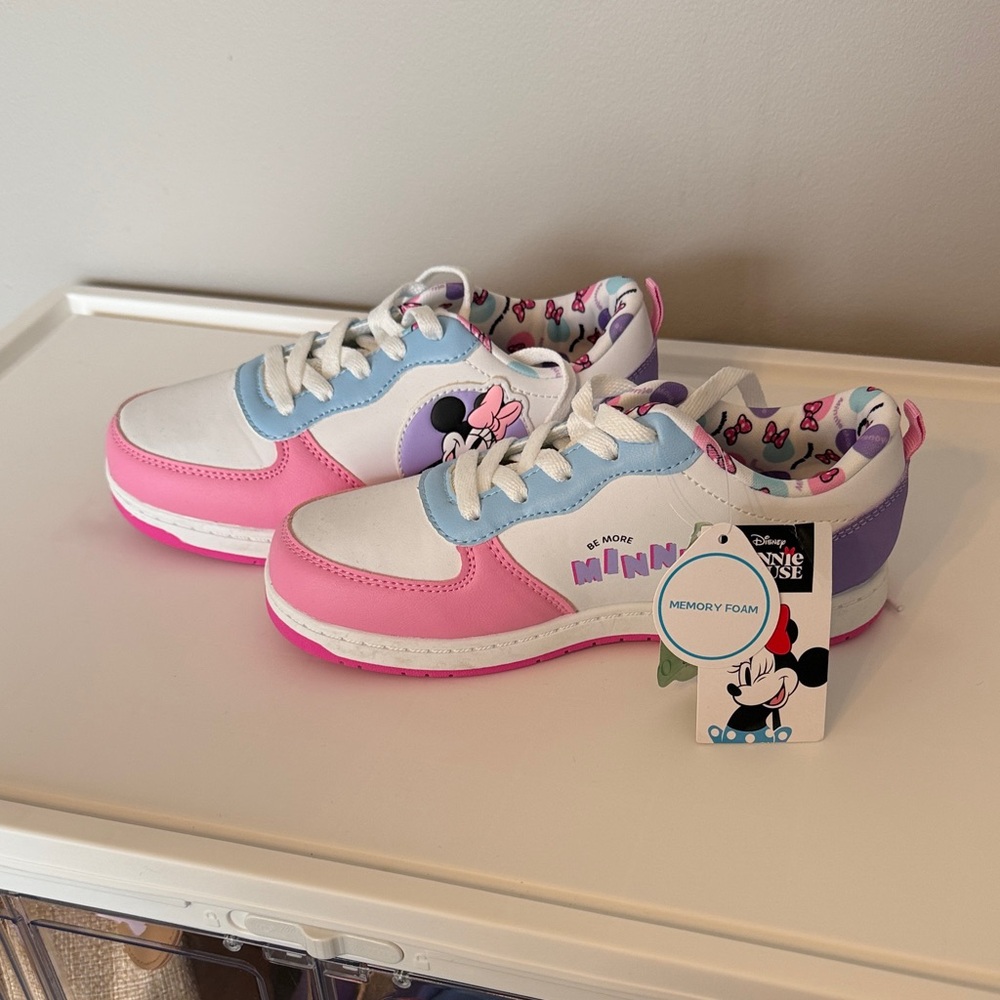 BRAND NEW w/ TAGS Kids Disney Minnie Mouse Sneakers